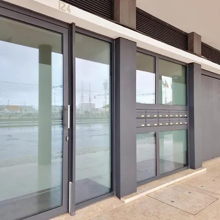 Appartement Mbird Riverside 2bd Flat With Garage Lissabon
