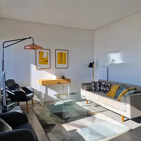 Apartment Mbird Riverside 2bd Flat With Garage Lissabon