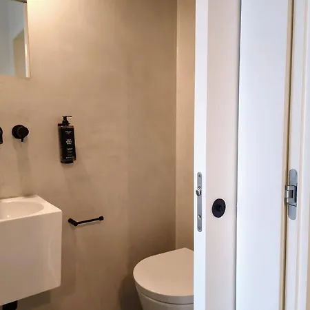 Mbird Riverside 2bd Flat With Garage