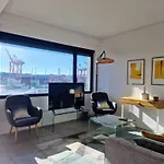 Mbird Riverside 2bd Flat With Garage Apartman Lisboa