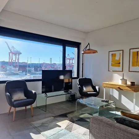 Mbird Riverside 2bd Flat With Garage Apartment Lisbon