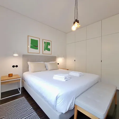 Mbird Riverside 2bd Flat With Garage Apartment Lisbon