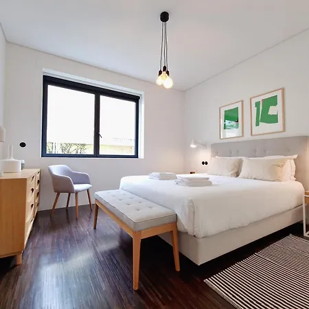 Mbird Riverside 2bd Flat With Garage Lisbon