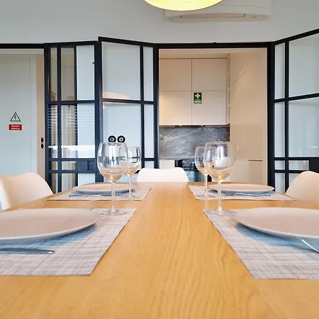 Апартаменты Mbird Riverside 2bd Flat With Garage