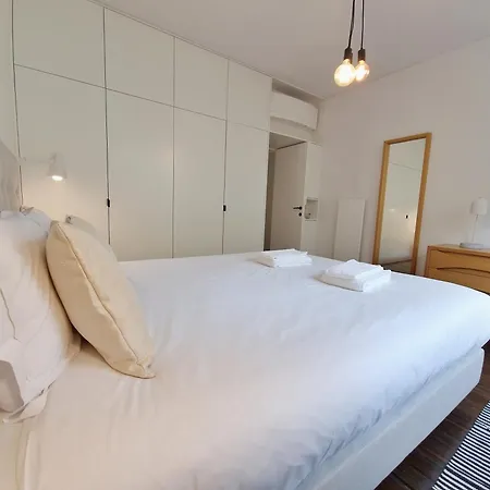 Mbird Riverside 2bd Flat With Garage Apartment Lisbon