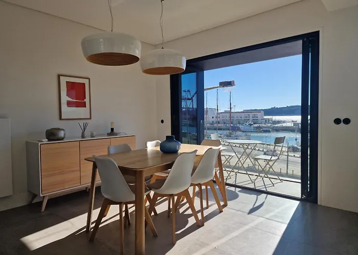 Apartamento Mbird Riverside 2bd Flat With Garage