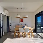 Mbird Riverside 2bd Flat With Garage Appartement *